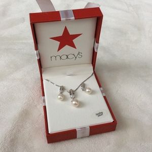 Pearl Necklace w Earrings